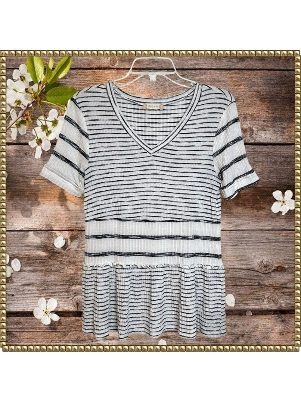 Altar'd State White Black Ribbed V Neck Tunic Small